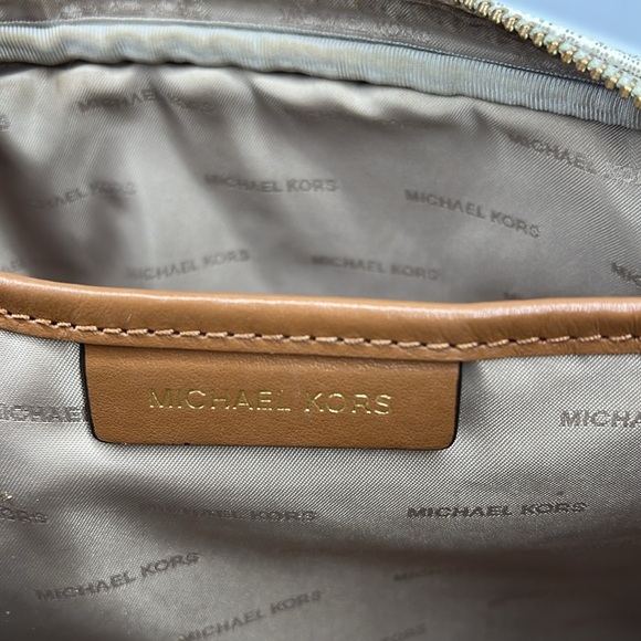 Michael Michael Kors Jet Set White Brown Logo Zip Camera Crossbody Bag - Picture 10 of 13